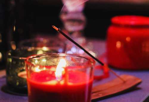 Les bougies et l’encens dégradent-ils la qualité de l’air intérieur ?